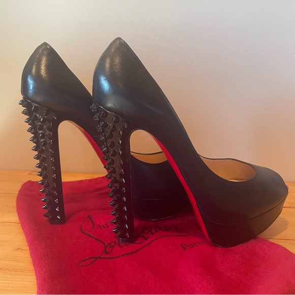 Christian Louboutin Spiked Heels 39.5 (8.5) AUTHENTICATED - Picture 1 of 14